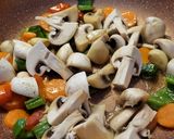 Foto del paso 1 de la receta: Conejo con patatas estofadas y champiñones