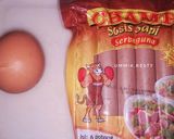 Foto langkah ke 1 dari resep Telur dadar sosis, simply easy.