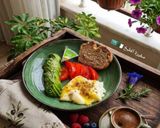 صورة لخطوة 1 من وصفة فطور الصباح 🥑🍳☕