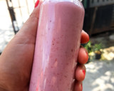 Foto langkah ke 4 dari resep Korean Strawberry Milk.