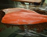 Foto del paso 3 de la receta: Salmón marinado en cítricos y wasabi