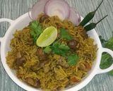 কুকার এ মাশরুম বিরিয়ানি (cooker mushroom biriyani recipe in Bengali) রেসিপির ধাপ 7 ছবি