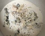 Foto del paso 2 de la receta: Hamburguesa de Pasas y Piñones con Salsa Roquefort y Pan Negro …