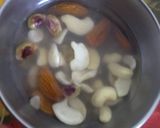 A picture of step 1 of Dry Fruit Banana Smoothie.