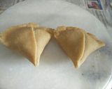 A picture of step 25 of Atta Sooji Samosa.