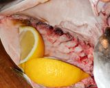 Foto del passaggio 5 della ricetta Ricciola al Forno