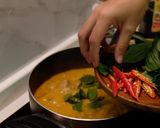รูปขั้นตอนการทำที่ 7 ของ เมนูข้าวกล่อง แกงเผ็ดฟักเขียวใส่ไก่ - Red Curry with Chicken and Gourd