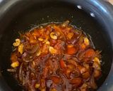 A picture of step 4 of Kaju Turiyanu shakCashew nuts and ridge gourd curry.