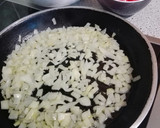 Foto del paso 1 de la receta: Espaguetis de calabacín salteados con pesto de aguacate