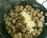Foto del paso 2 de la receta: Mollejas de pollo al ajillo