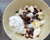 Túróval töltött zsemle recept fázis 1 fotója