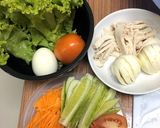 รูปขั้นตอนการทำที่ 1 ของ สลัดโรล อาหารเช้า🥗🍅🥬