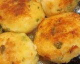 Foto del paso 8 de la receta: Bombas de papa con doble empanado(truco para que no se salga él pan rallado y no se rompan al freír)