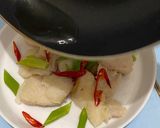 Foto langkah ke 3 dari resep Steam ikan saus Hongkong.