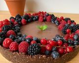 Foto langkah ke 5 dari resep Raw Vegan Alpukat Chocolate Mousse Tart (tanpa oven).