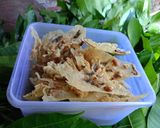 Foto langkah ke 3 dari resep Peyek ikan asin dan kacang tanah.