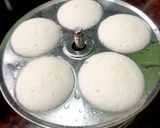 A picture of step 7 of Mini podi idli.