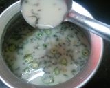 A picture of step 2 of Onion Rava dosa.