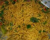 Foto langkah ke 10 dari resep Mie goreng puwedez.