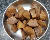 A picture of step 1 of Choco Chikoo Smoothie !!.