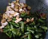 Foto langkah ke 3 dari resep Tumis Cumi Tahu Kacang Panjang.