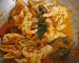 Foto langkah ke 5 dari resep Ceker Pedas Daun Jeruk.