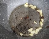 Foto del paso 5 de la receta: Merluza a la plancha con verduritas a la mantequilla en salsa marinera