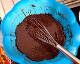 Foto langkah ke 4 dari resep Cupcake coklat super mudah.