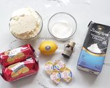 Foto langkah ke 1 dari resep No Bake Cheesecake.