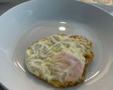 Foto del paso 4 de la receta: El huevo frito perfecto: ¡con puntilla y yema para mojar!