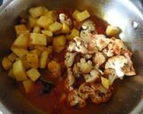 A picture of step 4 of Phool gobhi aloo Dalna.