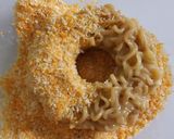 Foto langkah ke 3 dari resep Donat Mie (Indomie).