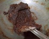 A picture of step 2 of Chocolate dates palm-biscuit cake.