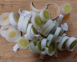 Foto del paso 1 de la receta: Sopa de zanahoria con brócoli y chile poblano