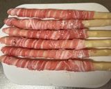 A picture of step 1 of Japanese Pork and Asparagus Roll.