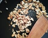 Kurkumás szárzellerkrémleves pirított dióval recept fázis 3 fotója