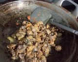 Foto langkah ke 5 dari resep Kerang Saos Padang.