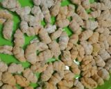 Foto langkah ke 2 dari resep Kue kering keong renyah.