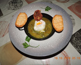 Foto del paso 6 de la receta: Caldillo o sopa de espárragos con huevo poche y crujiente de jamón
