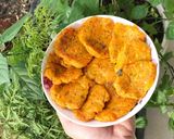 Hình bước làm 3 của món Bánh cá hồi, bí đỏ mix hạt chia