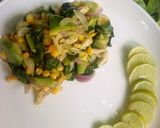 A picture of step 4 of Chicken avocado salad.