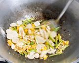 Foto langkah ke 6 dari resep Bihun Goreng Medan.