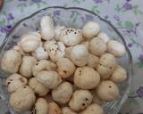 Makhana revdl sesame seeds coated (til) Recipe by Varsha R Narayankar -  Cookpad