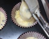 Vaníliapudinggal és csokidarabokkal töltött muffin recept fázis 4 fotója