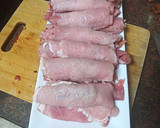 Foto del paso 3 de la receta: Flamenquines con papas fritas y ensalada
