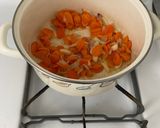 Foto langkah ke 1 dari resep Soup ikan salmon.