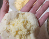 Foto del paso 5 de la receta: Arepas rellenas de queso