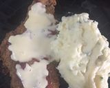 Foto del paso 3 de la receta: Milanesa napolitana con puré y verdeo 🍽😉