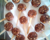 Foto del paso 7 de la receta: Paletas de salchichón con baño de chocolate