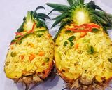 A picture of step 3 of Pineapple fried rice.